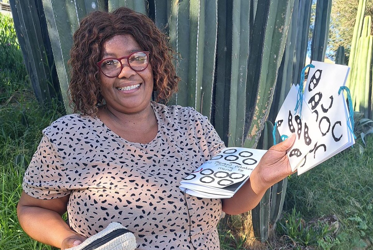 EU in Namibia (@euinnamibia) on Twitter photo 1/2. Crafting Brighter Futures!🇳🇦🇪🇺
Creative Namibian artisans from Khomas & Zambezi are taking their craft to the next level through an EU-funded training under the #EUNamibiaCraftProject supported by <a href="/CultExtRel/">Cultural Relations Platform</a> 1/2. Crafting Brighter Futures!🇳🇦🇪🇺
Creative Namibian artisans from Khomas & Zambezi are taking their craft to the next level through an EU-funded training under the #EUNamibiaCraftProject supported by <a href="/CultExtRel/">Cultural Relations Platform</a>