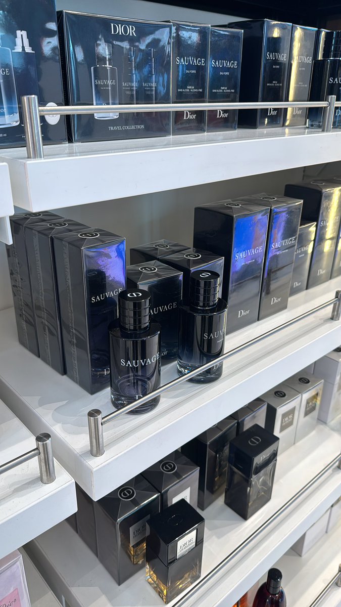 POV: you’re at the airport and haven’t smelled the liar + manipulator in a while 🚩🚩🚩I had a good sniff tho. They def put something in it to mess with girls’ brains…