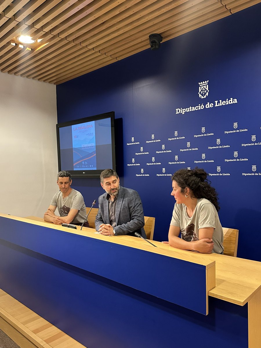 🏃‍♀ La 12a Cursa de la Ribalera tornarà a mostrar la bellesa dels paisatges del Parc Natural de l’Alt Pirineu.

Se celebra el 15 de juny en les distàncies de 42,2, 26,8 i 16 km, amb sortida i arribada al poble de Tírvia.

👉🏻 t.ly/hOhqr

#laforçadelsmunicipis