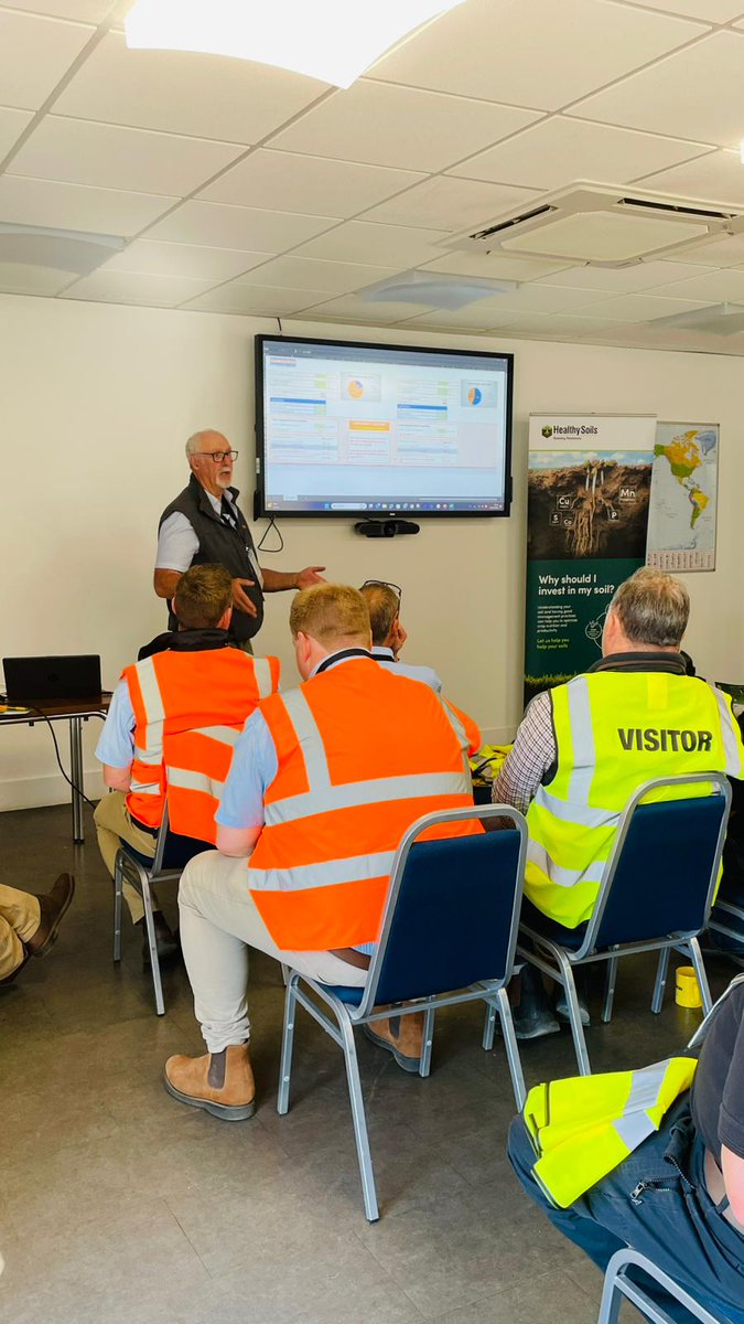 Hutchinsons (@hutchinsons_ag) on Twitter photo Dick Neale at <a href="/ClaydonDrill/">Spencer Claydon</a> Open Day!
He's been talking cover crops & soils, discussing how this spring oats field is doing with companion bean crop, fulfilling the SFI companion cropping scheme🍃
Catch our experts at our Open Day’s across the Summer!
loom.ly/5owNZ-A Dick Neale at <a href="/ClaydonDrill/">Spencer Claydon</a> Open Day!
He's been talking cover crops & soils, discussing how this spring oats field is doing with companion bean crop, fulfilling the SFI companion cropping scheme🍃
Catch our experts at our Open Day’s across the Summer!
loom.ly/5owNZ-A
