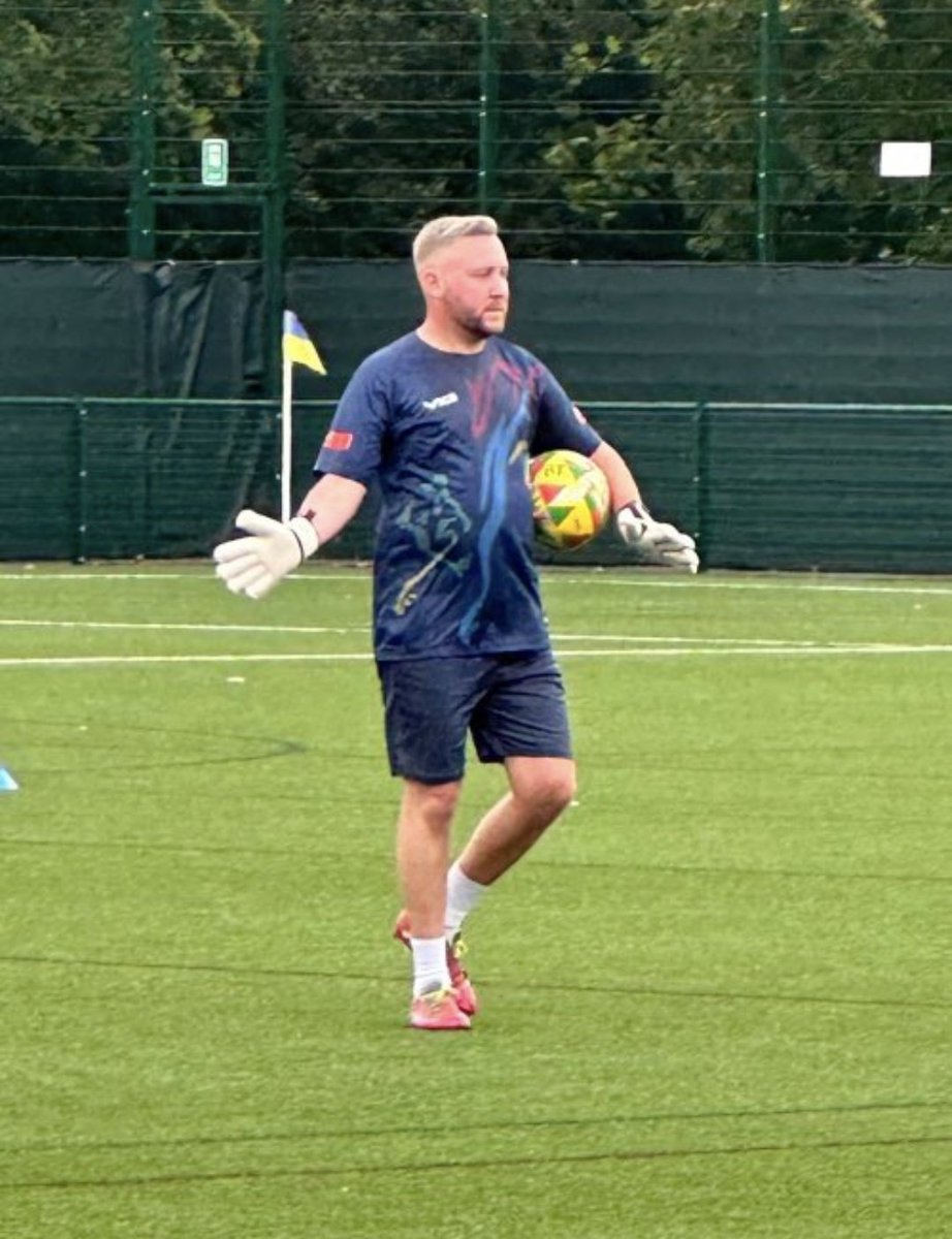GK COACH AVAILABLE IN SOUTH EAST AND LONDON 👇🏻

James Gibbs <a href="/JGGoalkeeping87/">Gibbo</a>
GK Coach 
Anywhere in south east England and in and around London
Prev clubs - Hanwell Town, Bracknell Town, Cheshunt, Hendon

#BeSeen🟠🔵⚫