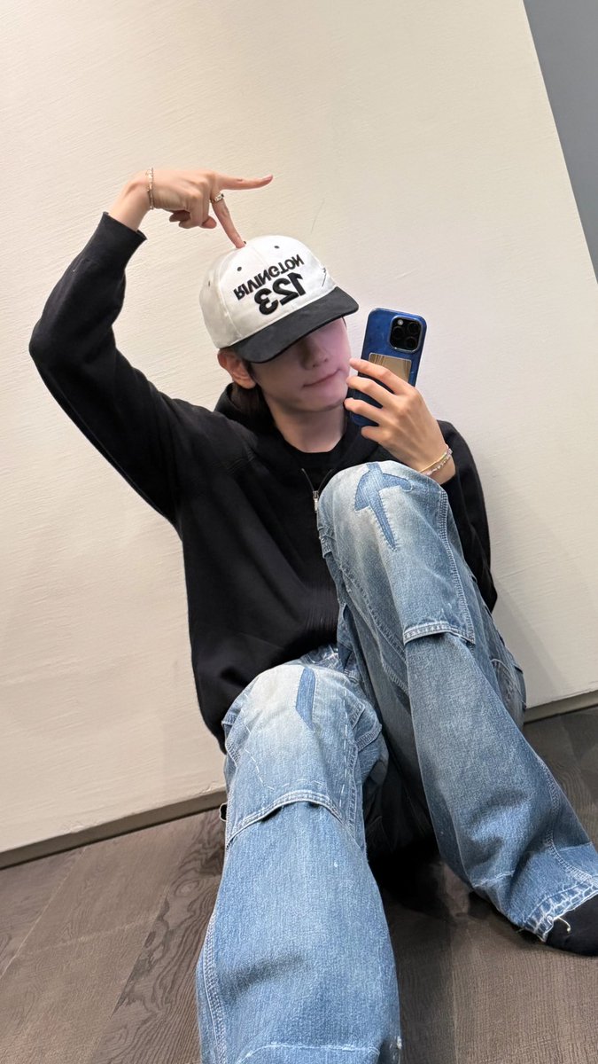 baekhyuntown's tweet photo. 250513 큥스타스토리 업데이트💜
🔗https://t.co/ocfxw3KRvp

#백현 #BAEKHYUN @B_hundred_Hyun @BAEKHYUN_INB100 https://t.co/pnZKf8xPxy