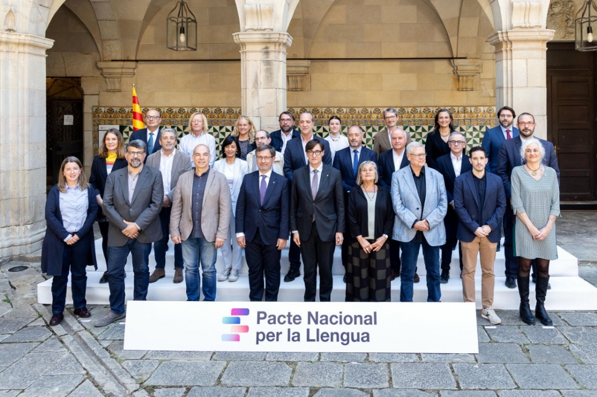 Unió Sindical Obrera de Catalunya (@usocatalunya) on Twitter photo ✍️🏼 La USOC s’adhereix al Pacte Nacional per la Llengua per reforçar l’ús del català al món laboral
🎲 <a href="/MariaRecueroS/">Maria Recuero #JoSocUSOC</a> ha formalitzat l’adhesió en nom del sindicat.
🪩 A la USOC treballem perquè el català estigui present amb normalitat a la feina.
🔗 usoc.cat/la-usoc-se-sum… ✍️🏼 La USOC s’adhereix al Pacte Nacional per la Llengua per reforçar l’ús del català al món laboral
🎲 <a href="/MariaRecueroS/">Maria Recuero #JoSocUSOC</a> ha formalitzat l’adhesió en nom del sindicat.
🪩 A la USOC treballem perquè el català estigui present amb normalitat a la feina.
🔗 usoc.cat/la-usoc-se-sum…