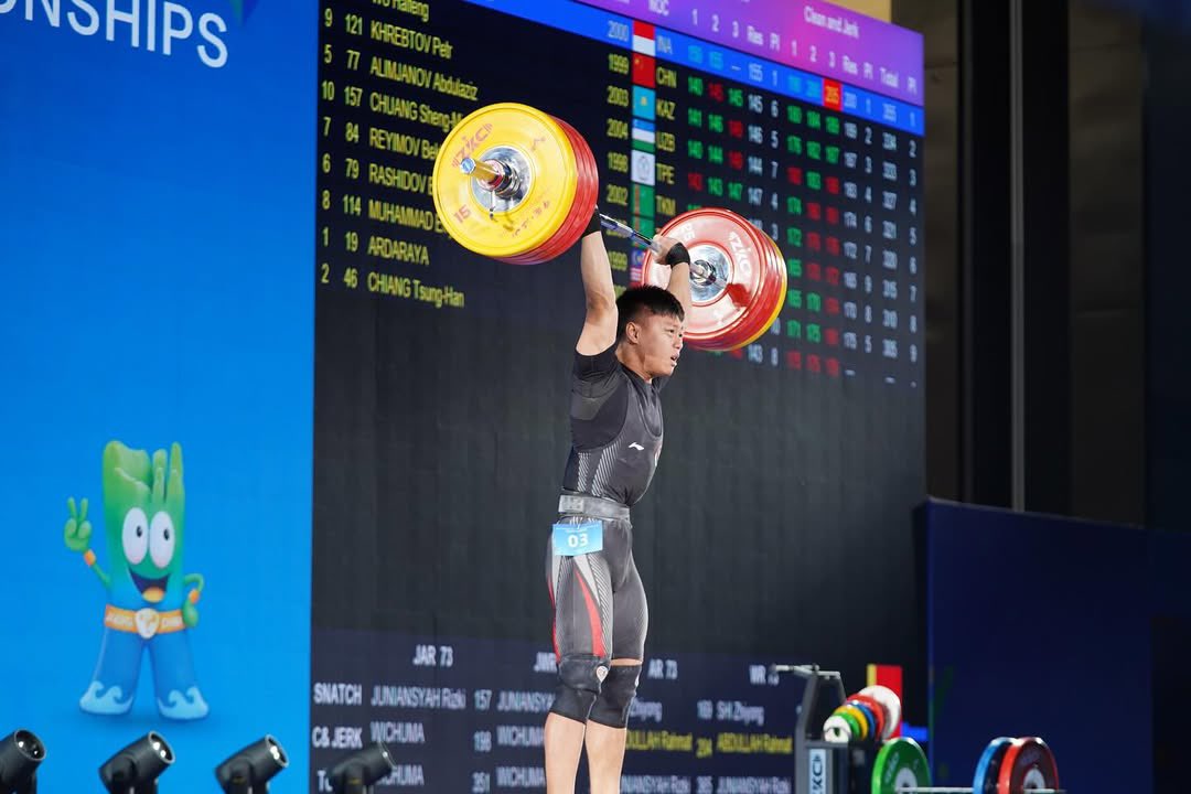 Weightlifting Indonesia tweet media