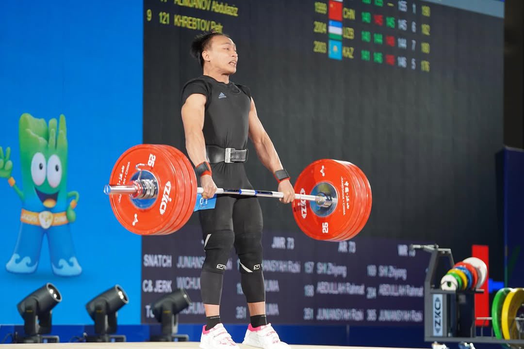 Weightlifting Indonesia tweet media