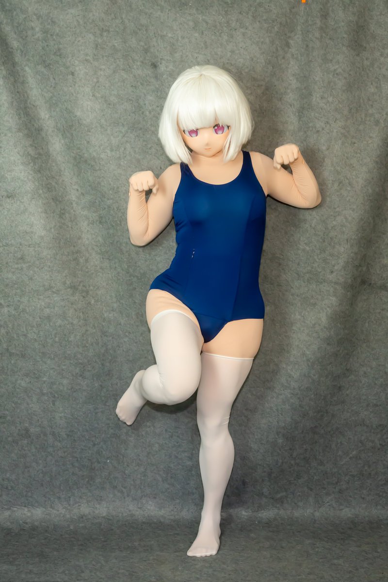 又到了可以穿泳装的季节！
#kigurumi #着ぐるみ #死库水 #长筒袜