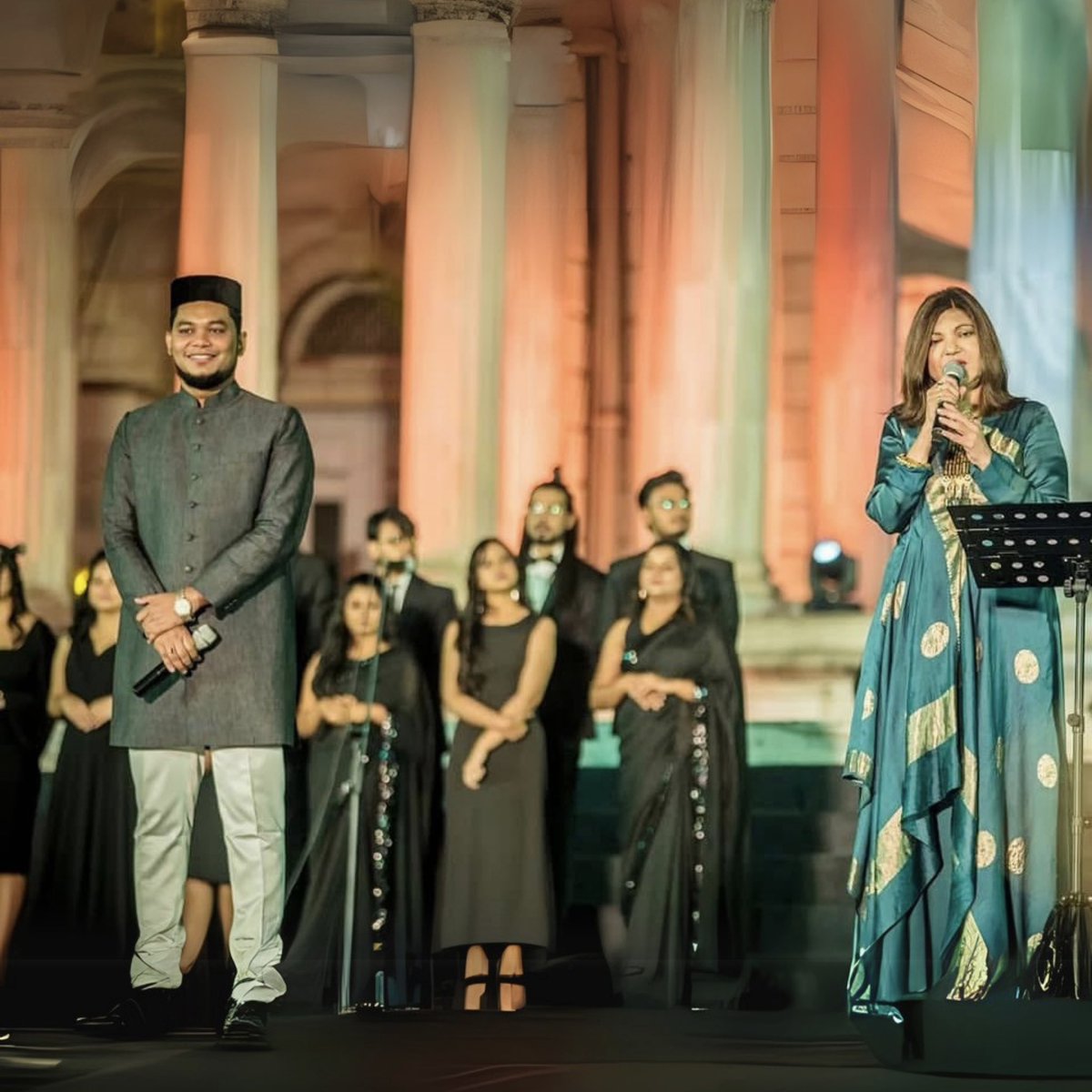 SamiulPoluck's tweet photo. Celebrating Tagore with Legendary Alka Yagnik Jee...
Thank you Sourendro-Soumyojit. https://t.co/1JXODnjVdA