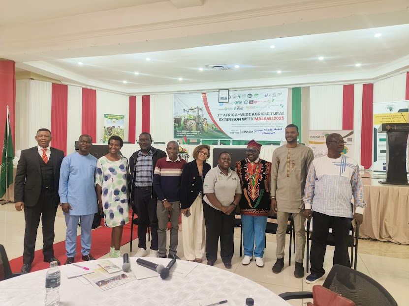 UFAAS13's tweet image. At the sidelines of the #AAEW2025, our CEO Ms Luzobe participated in a session on co-creating sustainable futures, indicating how extension is powering #farmers for inclusive #agroecological transitions. Shared experiences from our #GPSAEP project in 5 districts in Uganda.
