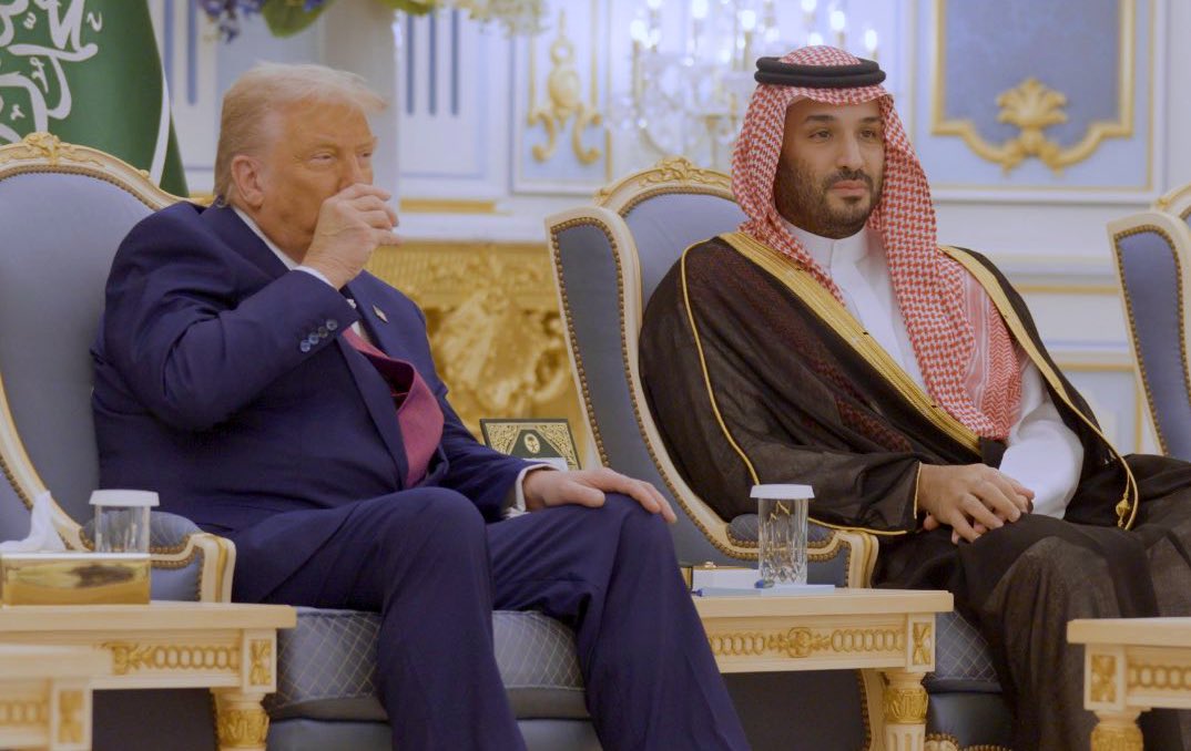 صب الشاي صب القهوة
ارجوكم
نطالبكم بضرب صنعاء الليله بالنووي …
ارجوا ان يتم الاتفاق هكذا … قدنا ضابح 
ارحبووووووووووووو
#السعودية #امريكا #اليمن