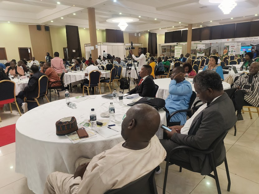 UFAAS13's tweet image. At the sidelines of the #AAEW2025, our CEO Ms Luzobe participated in a session on co-creating sustainable futures, indicating how extension is powering #farmers for inclusive #agroecological transitions. Shared experiences from our #GPSAEP project in 5 districts in Uganda.