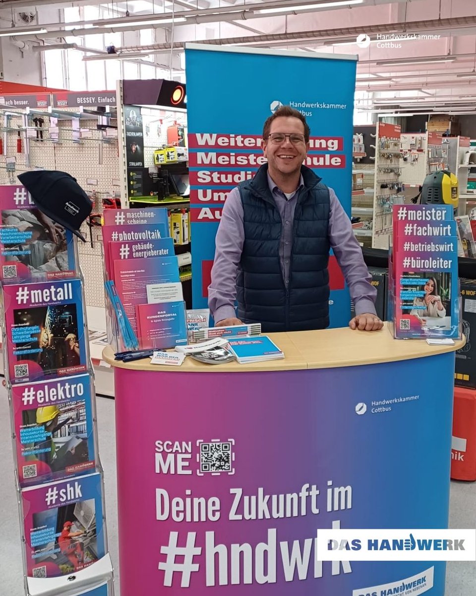 Heute live im Handelshof Cottbus!
Martin Jedrzejczak ist heute vor Ort und steht Handwerkerinnen und Handwerkern mit Rat und Tat zur Seite – zu den Themen:
✅ Weiterbildung
✅ Fortbildung
✅ Fördermöglichkeiten
✅ Meisterausbildung
✅ Studium im Handwerk
0171 2664426