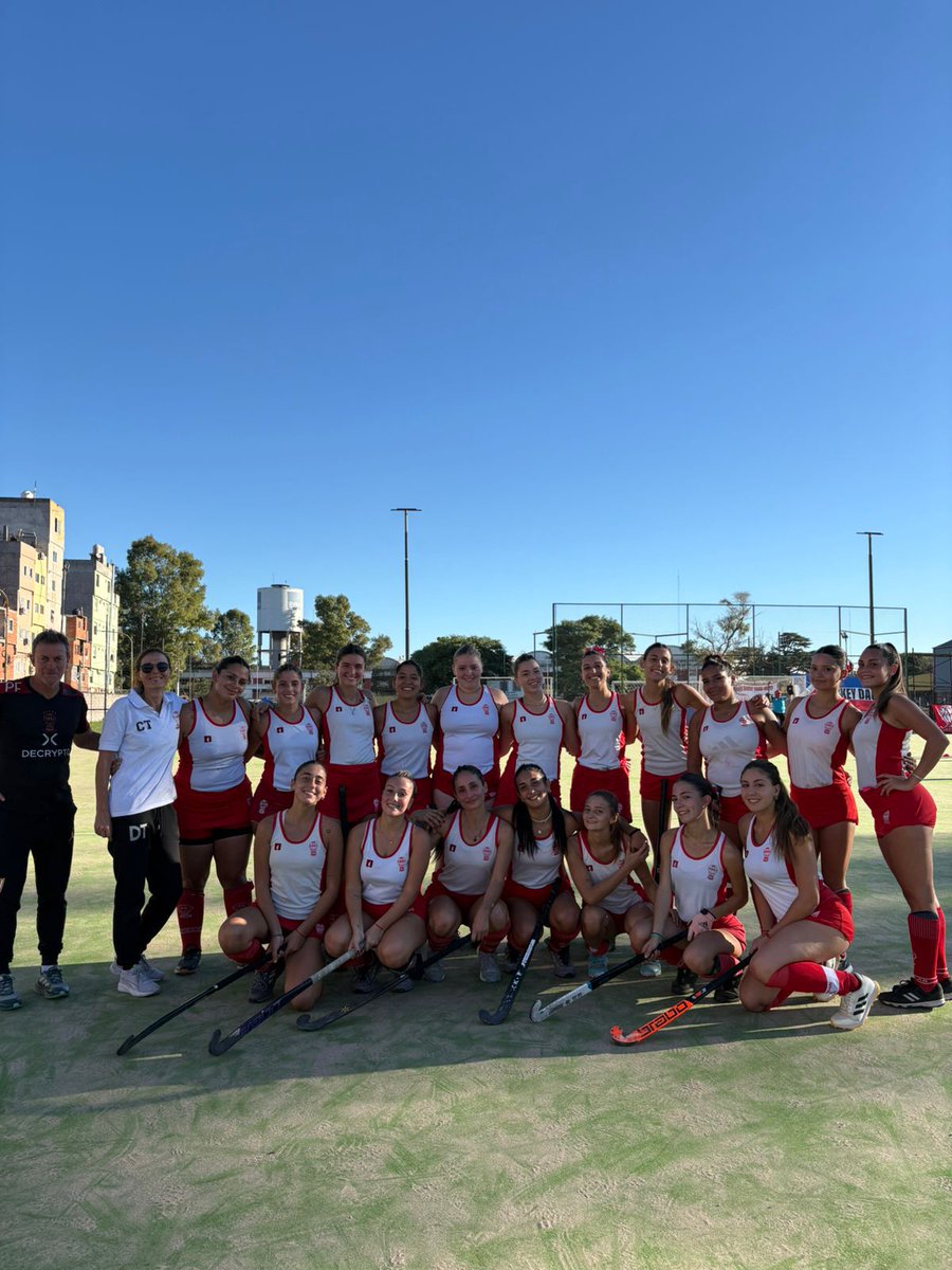 huracandeportes's tweet photo. #Huracán 🎈 #HockeySobreCésped
🏑 La Primera del Femenino del Globo cayó 3-2 frente a #DAOM por la #Fecha7 de la Primera Rueda de la Zona D4, en Flores
Resultados
Intermedia: 2-2
Quinta: 5-0
Sexta: 4-2
Séptima: 1-4 https://t.co/pEmTSB7xuf