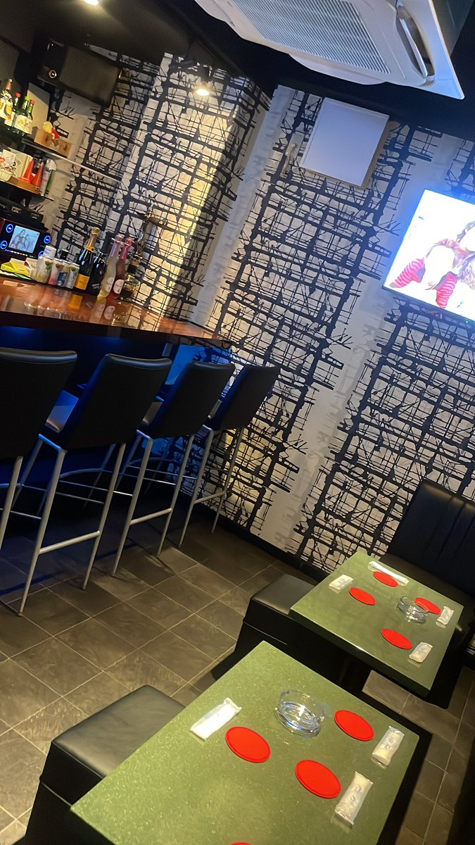 オープンしました‼️

ご来店お待ちしております😁✨

#大阪 #ミナミ #宗右衛門町  #難波 #心斎橋  #道頓堀  #BAR  #二次会  #カラオケ  #飲み放題  #シーシャ  #シーシャバー