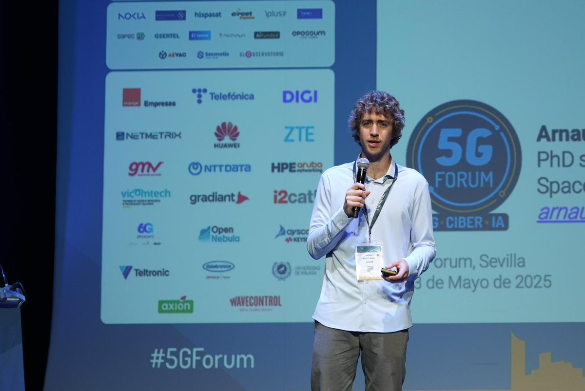 i2CAT's tweet image. 🗣️Nuestro investigador del Grupo en #SpaceComms Arnau Singla ha intervenido en @5G_FORUM para explicar el papel de las Redes No Terrestres (NTN) como habilitadoras clave del #5G avanzado y del futuro #6G

📡Las #NTN facilitarán una conectividad global y resiliente

#i2CATResearch