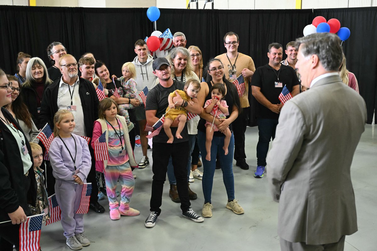 malingha's tweet image. Dozens of White Afrikaners arrived in the US from South Africa on Monday, the first beneficiaries of a controversial resettlement program under President Trump via @gardnerakayla bloomberg.com/news/articles/…