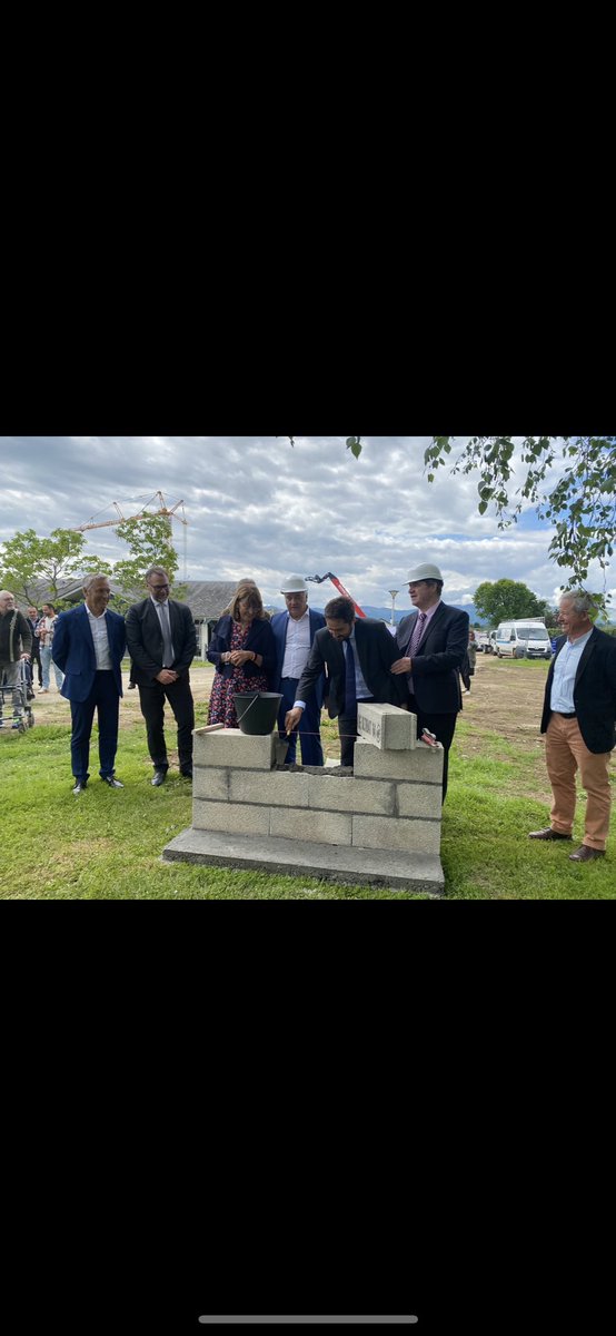 🚧Pose de la première pierre du projet de restructuration et d’extension de l’EHPAD de Pontacq.  + de 10 millions d’euros d’investissement pour améliorer la qualité des prises en soins de nos aînés. Bravo à tous les acteurs locaux pour leur soutien 👏👏
