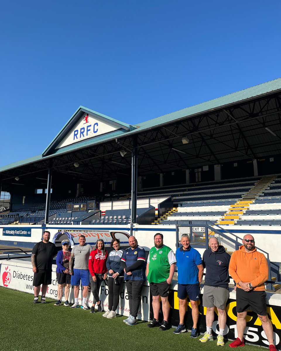 💪 𝙁𝙊𝙊𝙏𝘽𝘼𝙇𝙇 𝙁𝘼𝙉𝙎 𝙄𝙉 𝙏𝙍𝘼𝙄𝙉𝙄𝙉𝙂

Tomorrow night sees us begin Cohort 3 of FFIT at Raith Rovers Community Foundation 💙

Click the link below and select Raith Rovers to start your journey to making positive changes to your physical and mental health and fitness