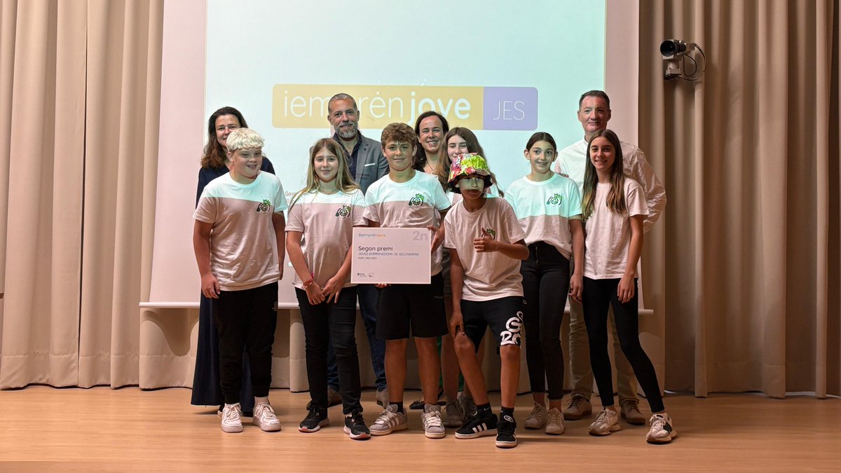 Conselleria d’Empresa, Ocupació i Energia (@conselleriaeoe) on Twitter photo 🏆 La cooperativa My First Investment de l'<a href="/iesmollvell/">@IESMollVell</a> ha guanyat els Premis Ibemprènjove de Secundària!
🎉 Lliuram els guardons organitzats per l'<a href="/adr_balears/">ADR Balears</a>, un reconeixement a la capacitat emprenedora dels estudiants de les #IllesBalears.
Més ℹ️ tn.caib.es/PREMIS 🏆 La cooperativa My First Investment de l'<a href="/iesmollvell/">@IESMollVell</a> ha guanyat els Premis Ibemprènjove de Secundària!
🎉 Lliuram els guardons organitzats per l'<a href="/adr_balears/">ADR Balears</a>, un reconeixement a la capacitat emprenedora dels estudiants de les #IllesBalears.
Més ℹ️ tn.caib.es/PREMIS