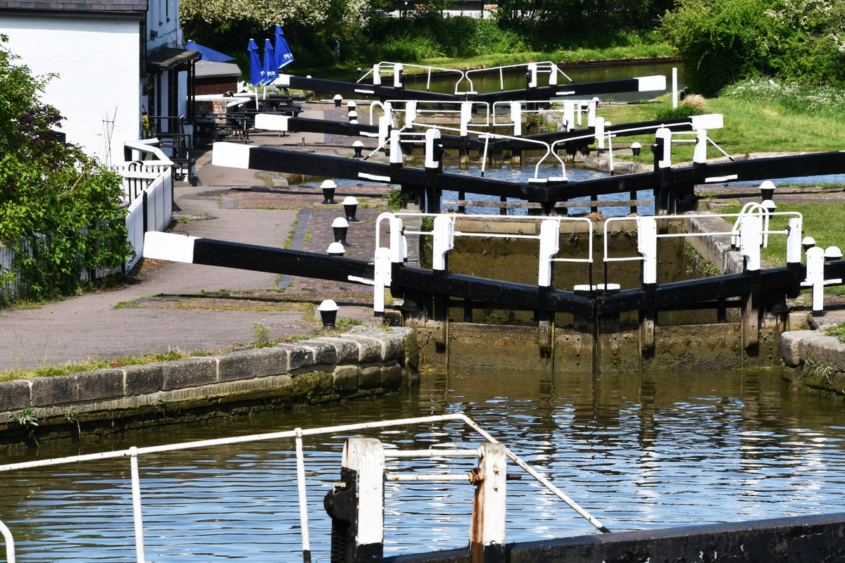 retired_tom's tweet photo. My photos from #May 2022
#CanalRiverTrust #GrandUnionCanal #Soulbury #ThreeLocks #Lock #Reflections
#Canals & #Waterways can provide #Peace & #calm for your own #Wellbeing #Lifesbetterbywater #KeepCanalsAlive https://t.co/3Np7TN2jag
