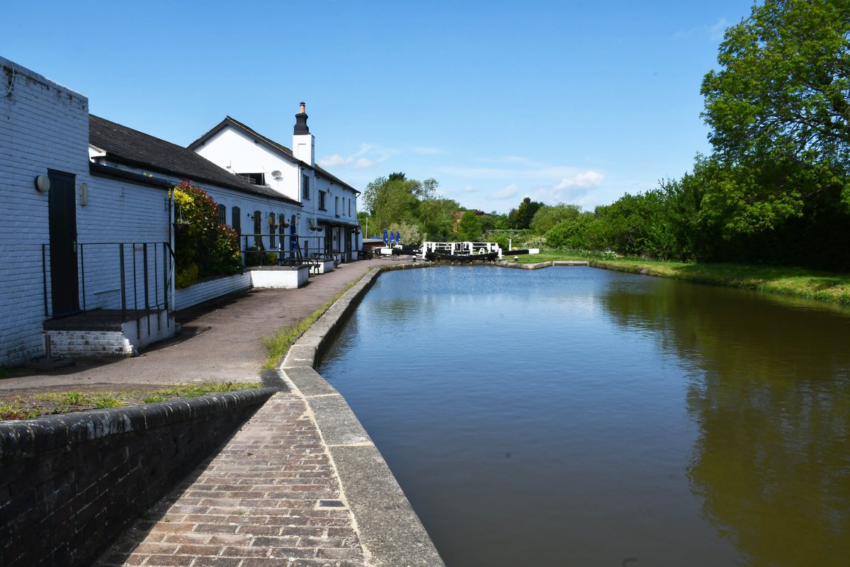 retired_tom's tweet photo. My photos from #May 2022
#CanalRiverTrust #GrandUnionCanal #Soulbury #ThreeLocks #Lock #Reflections
#Canals & #Waterways can provide #Peace & #calm for your own #Wellbeing #Lifesbetterbywater #KeepCanalsAlive https://t.co/3Np7TN2jag