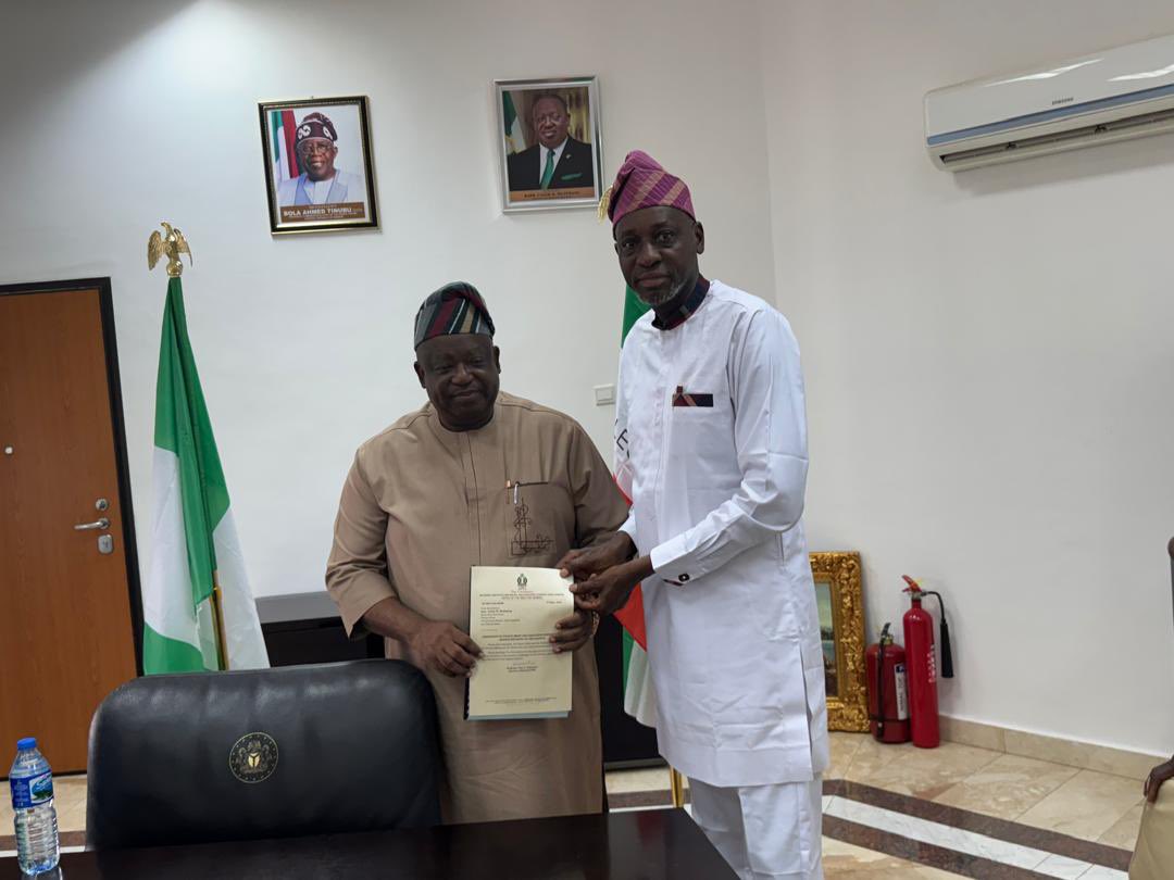 The Director General of National Institute for Policy and Strategic Studies, Kuru, Prof Ayo Omotayo, presenting a NIPSS report on the State of Insecurity in Plateau State to His Excellency Barr Caleb Manasseh Mutfwang, the Governor of Plateau State, Thursday May 8th 2025.
