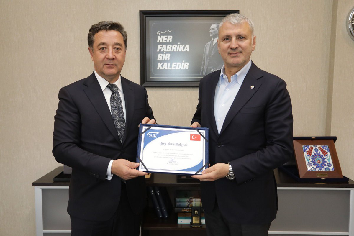 Sosyal Güvenlik Haftası vesilesiyle Odamızı ziyaret eden Sosyal Güvenlik Kurumu Sakarya İl Müdürümüz Erhan Çavuş ve müdürlük personellerine nazik ziyaretleri için teşekkür ediyor, Sosyal Güvenlik Haftası'nı kutluyorum. 
<a href="/cavusErhan/">Erhan Çavuş</a> <a href="/SakaryaSgkilmd/">Sakarya Sosyal Güvenlik İl Müdürlüğü</a>