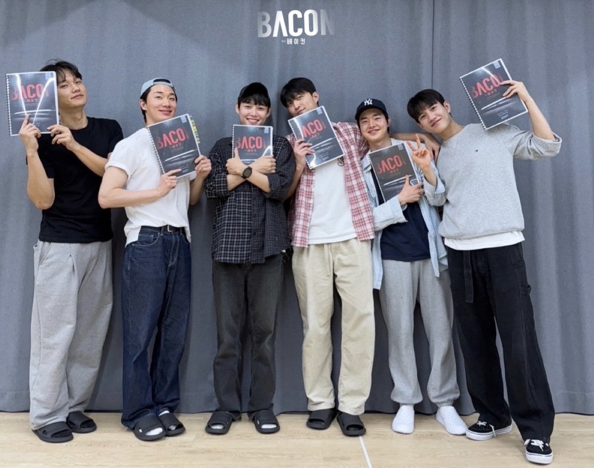 heavenmania_'s tweet photo. [베이컨] 첫 단체 사진📸

많은 응원 부탁드립니다.👏

𝗕𝗔𝗖𝗢𝗡

-
2025.06.17 ~ 09.07
예스24스테이지 3관
#연극 #베이컨 #연극베이컨 https://t.co/7arqkrJT7o