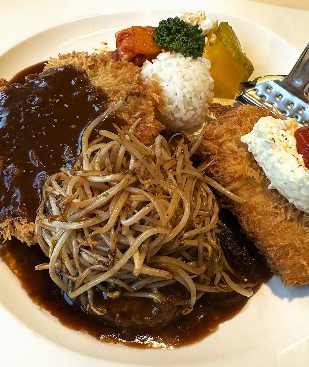 후식으로 사이다 주는 돈까스 집 너무 오랜만이라 눈물 났어요..