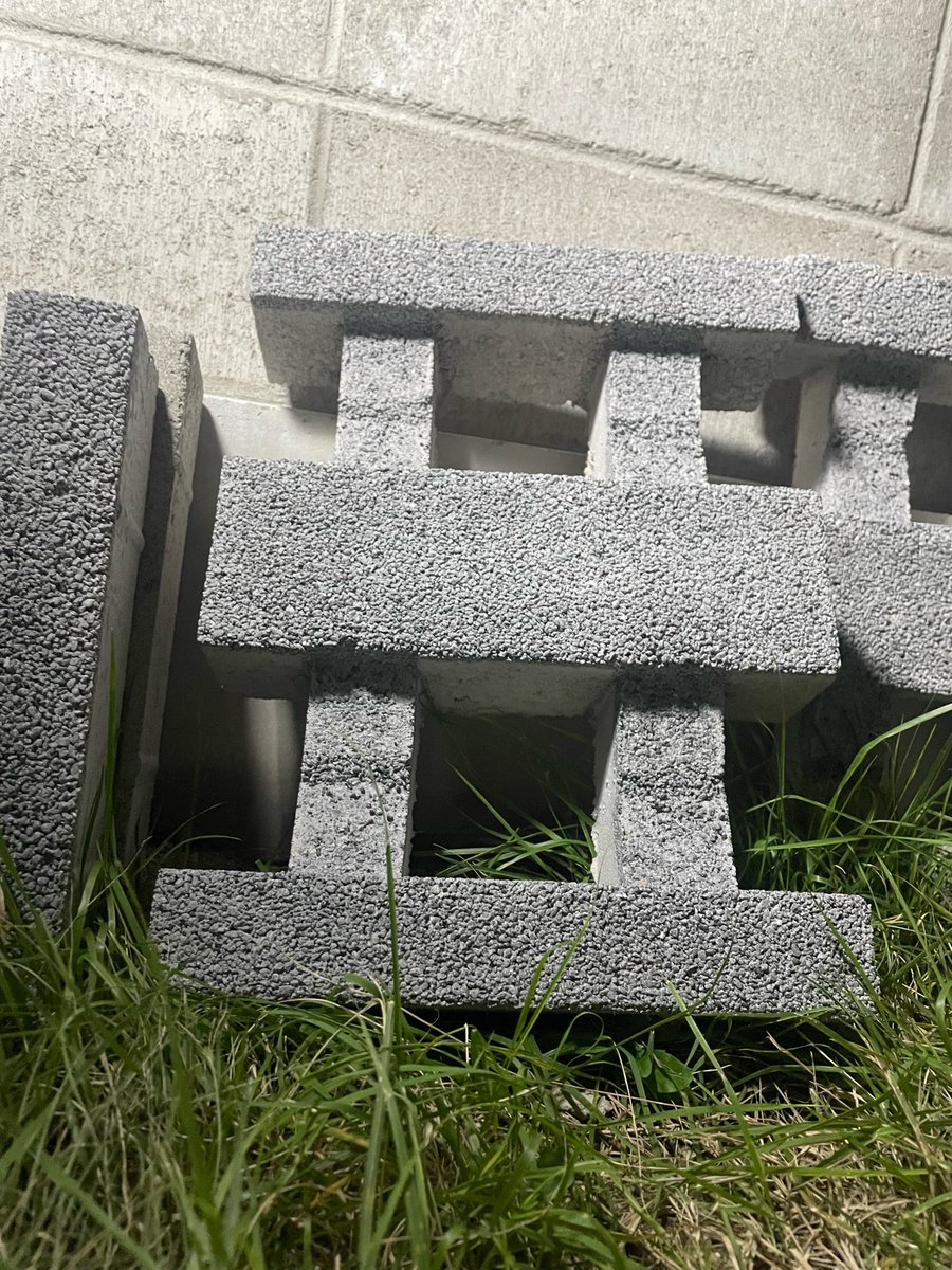 PYOO2O2's tweet image. 개웃김
앞구르기하면서봐도 표임