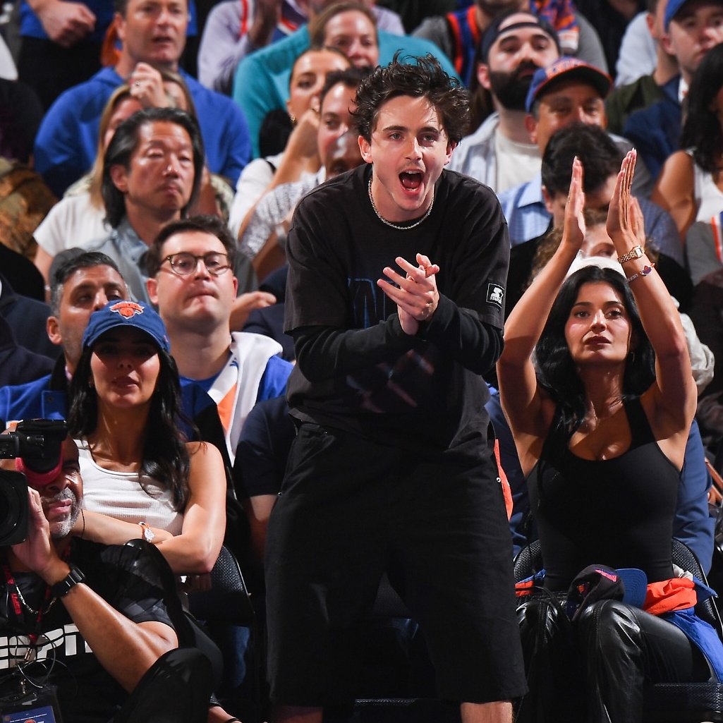 mccallkwadzo's tweet photo. Kendall Jenner, Kylie Jenner and Timothée Chalamet pulled up courtside at the Knicks and Celtics game — the court had more star power than the scoreboard ⭐🏀 #Knicks #celticsknicks  #CelebSighting https://t.co/XgP0auxkoA