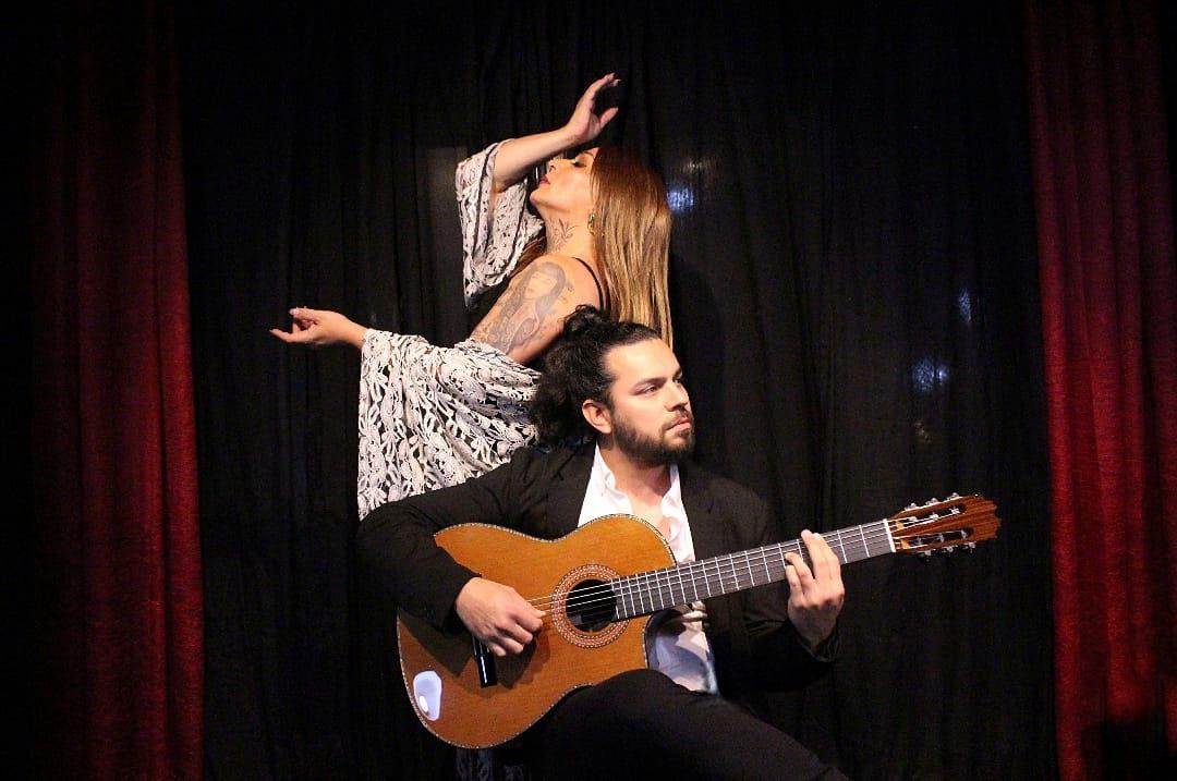 CLGS_SAFOR's tweet photo. Orgull Gandia 2025 CLGS
'LA OTRA. Un Recital de Canciones no Apto para Maridos Infieles'
Show amb Tavi Gallart i Uweimar Useche
Dimecres 21 de maig - 20.00h - Sala B del Teatre Serrano de Gandia - Entrada gratuïta
#clgs #sempreactivisme 💪🏻🏳️🌈🏳️⚧️ https://t.co/3j163lczaD