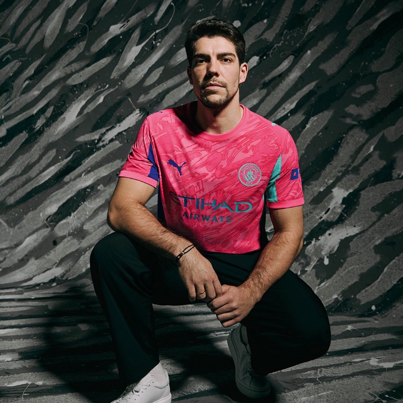 ManCity's tweet photo. New season. New look.