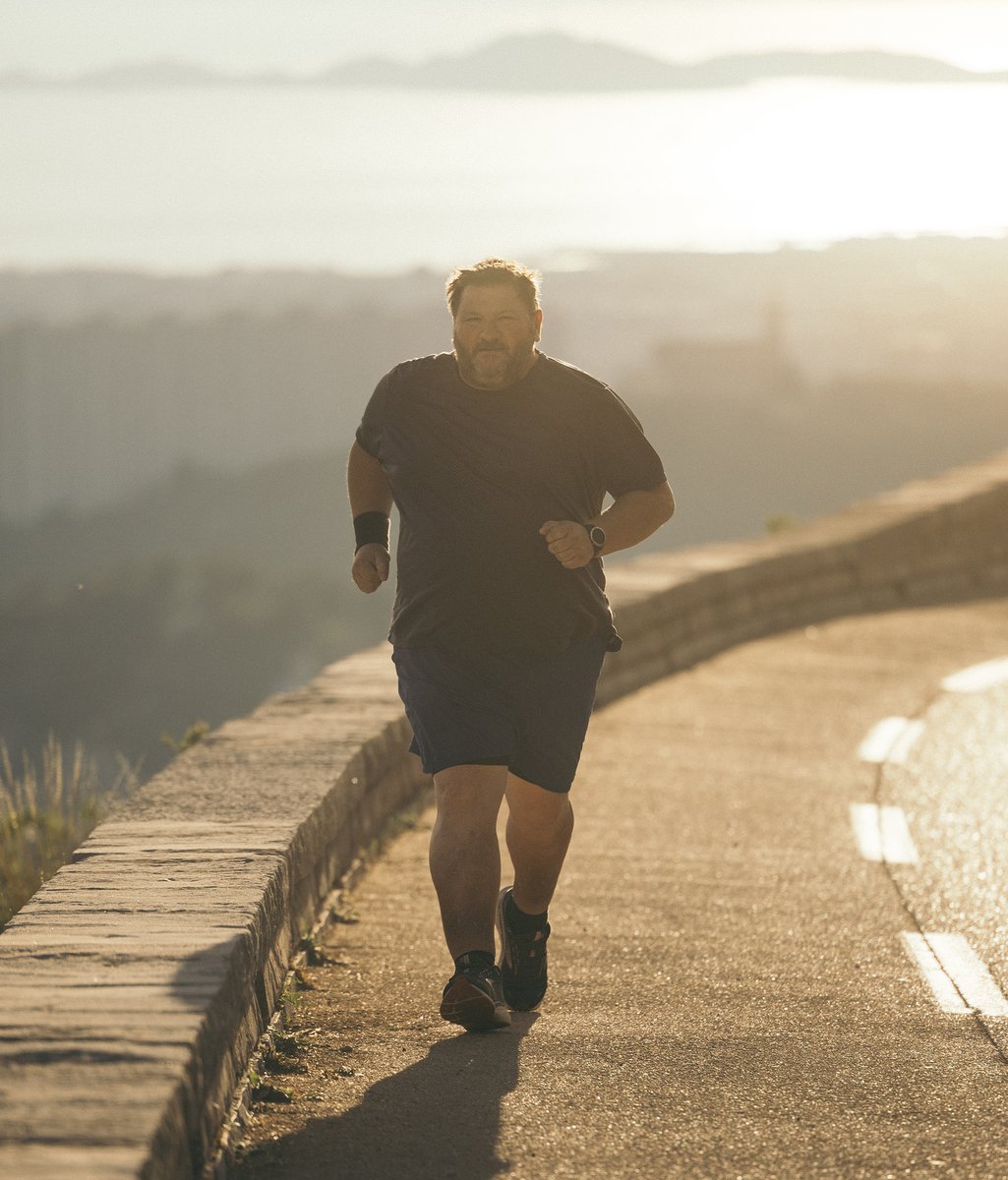 🏃‍♂️✨ 𝗩𝗶𝗻𝗰𝗲𝗻𝘁 𝗠𝗮𝗰𝗵𝗲𝘁, 𝗽𝗮𝗿𝗿𝗮𝗶𝗻 𝗱𝗲𝘀 𝗙𝗼𝘂𝗹𝗲́𝗲𝘀 𝗗𝗼𝘂𝗰𝗲𝘀 𝟮𝟬𝟮𝟱 ! ✨🏃‍♂️

En surpoids depuis l’enfance, Vincent aurait pu penser que la course n’était pas pour lui. Pourtant, il s’est lancé dans des défis incroyables : marathons, trails, alpinisme...