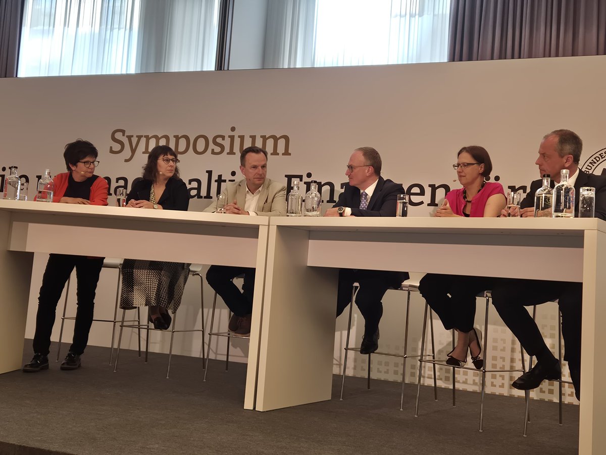 Justus Haucap (@haucap) on Twitter photo <a href="/jsuedekum/">Jens Südekum</a> & <a href="/Lars_Feld/">Lars P Feld</a> geben Vollgas beim Symposium zum 75. Geburtstag des Bundesrechnungshofs. Flankiert von <a href="/HannoKube/">Hanno Kube</a>, <a href="/SUbelmesser/">Silke Übelmesser</a>, <a href="/dastutmannicht/">Ursula Weidenfeld</a>, <a href="/d_christofzik/">Désirée Christofzik</a>. Super Panel! <a href="/jsuedekum/">Jens Südekum</a> & <a href="/Lars_Feld/">Lars P Feld</a> geben Vollgas beim Symposium zum 75. Geburtstag des Bundesrechnungshofs. Flankiert von <a href="/HannoKube/">Hanno Kube</a>, <a href="/SUbelmesser/">Silke Übelmesser</a>, <a href="/dastutmannicht/">Ursula Weidenfeld</a>, <a href="/d_christofzik/">Désirée Christofzik</a>. Super Panel!