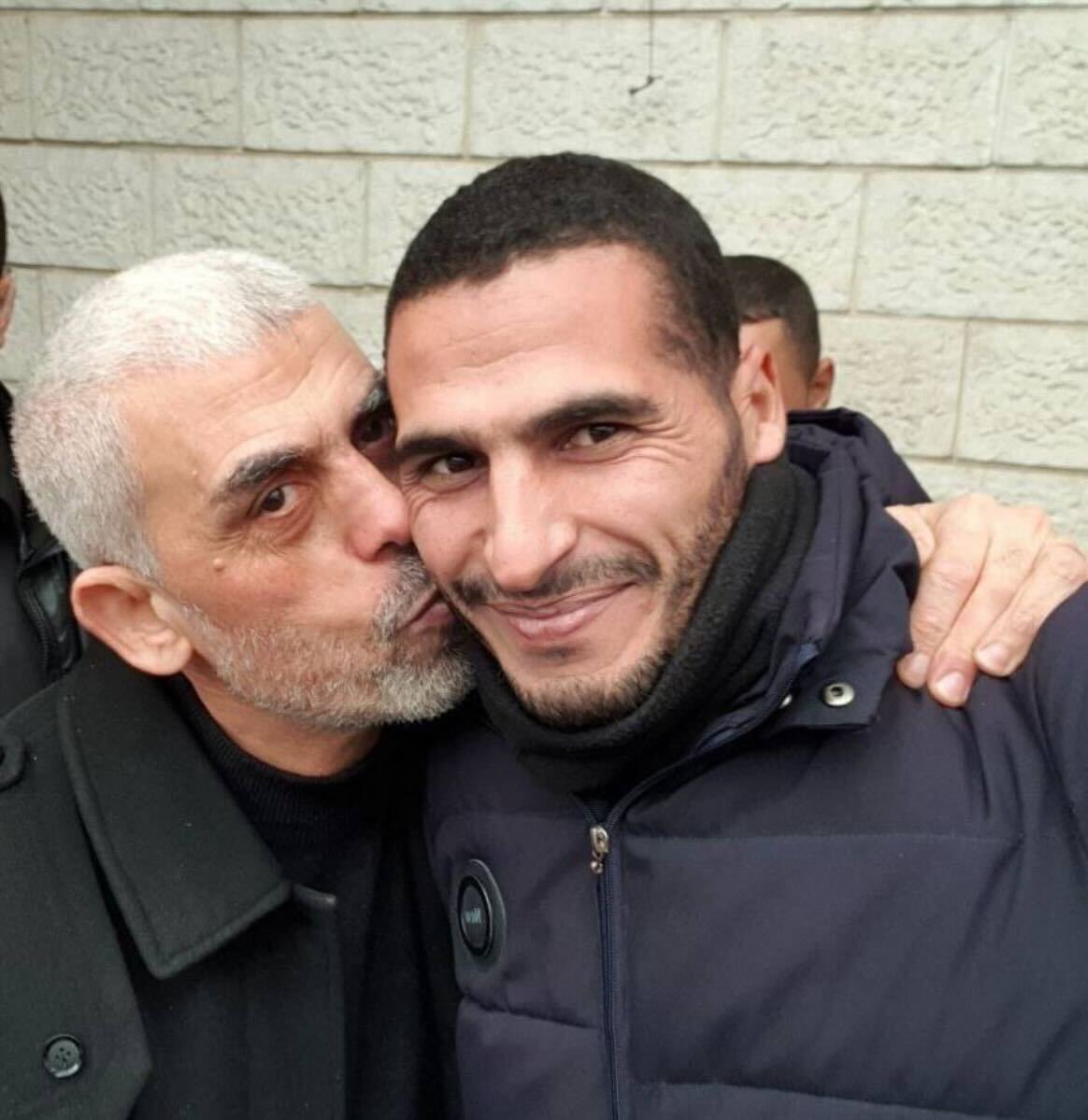 الله يرحمك يا حسن، تاريخك الصحفي ابيض ومنصف بس لو ما اتصورت هالصورة 💔