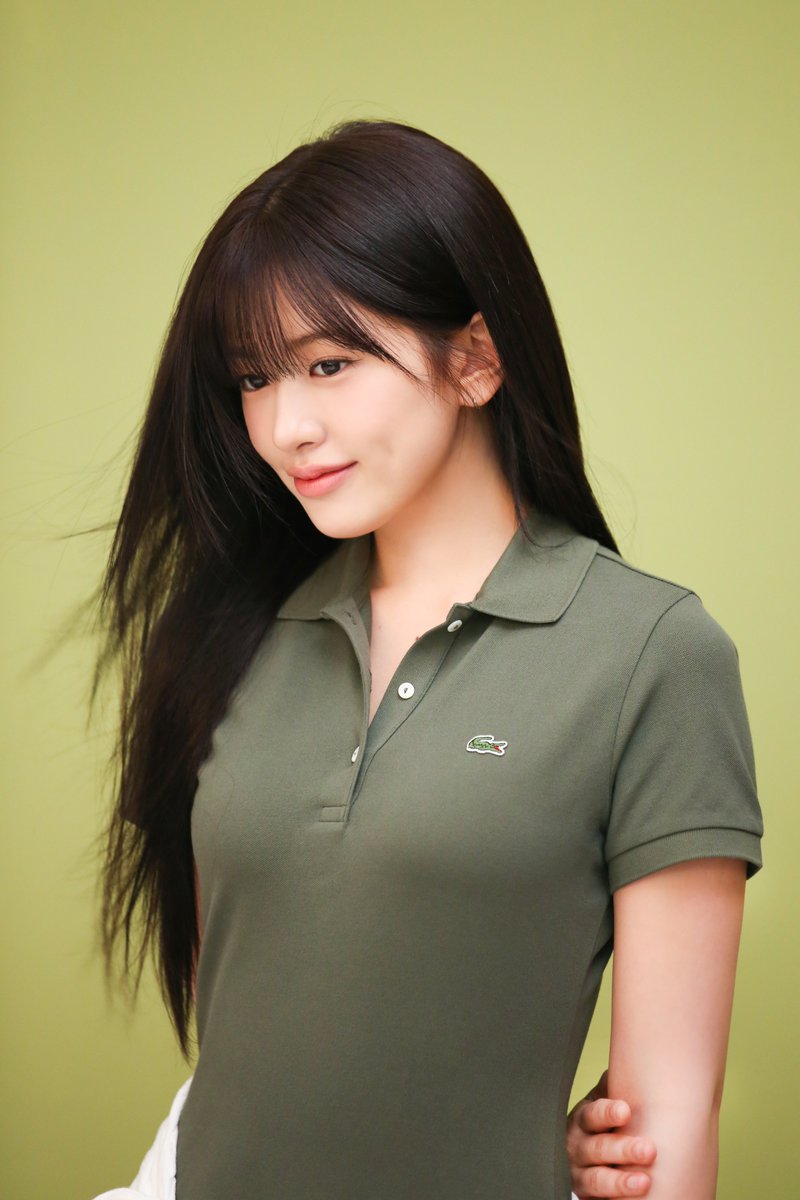 IVEstarship's tweet photo. 📸
보조개의 권위자, 유진이 아니면 누가 하죠?
안유진 X 'LACOSTE'
광고 촬영 현장 비하인드 공개 🐊💚 

https://t.co/37JZKQCXY4

#IVE #아이브 
#ANYUJIN #안유진
#라코스테 #lacoste https://t.co/9JSafAyE59