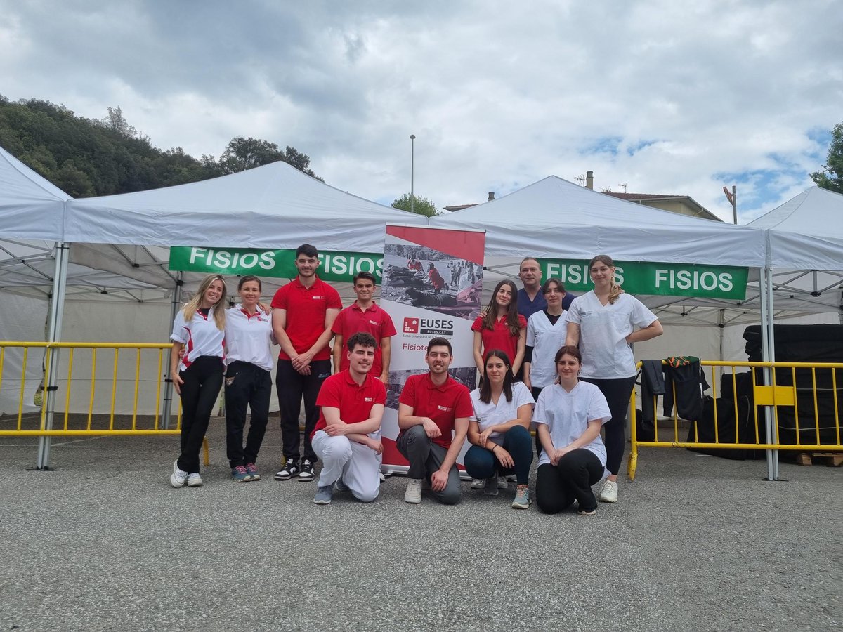🚴‍♂️ #Voluntariats | Els tutors David de la Barrera, Elisabet del Cid i Laia Ciendones, juntament amb 9 alumnes, van participar a la Remences Energy Tools 2025.

Els nostres voluntaris van oferir suport en la recuperació muscular dels ciclistes! 💪

#EUSESAlumni #EUSES