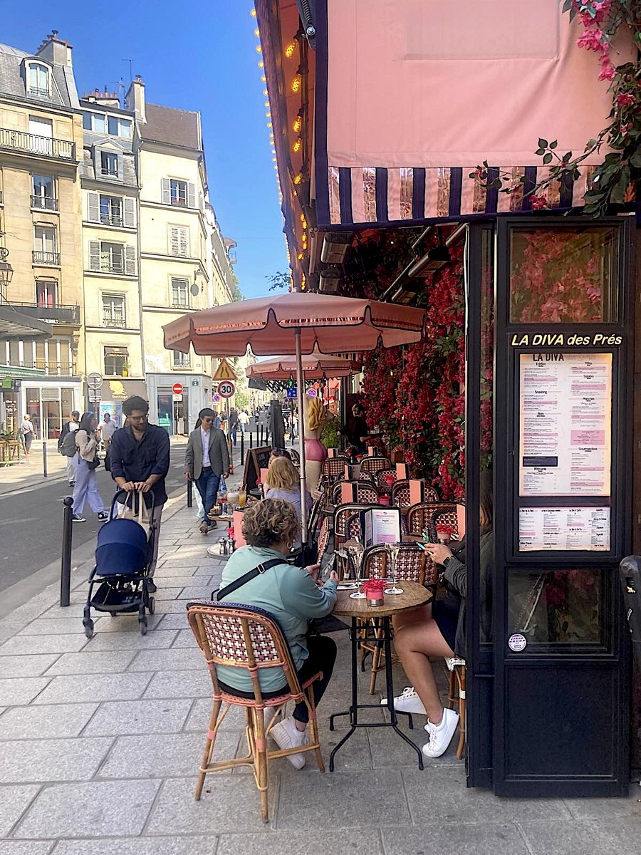 focusonparis's tweet photo. Terrace Tuesday: a sunny afternoon on the #LeftBank. #springtimeinparis #cafesofparis #cafeculture https://t.co/u6Lhp8FSJu