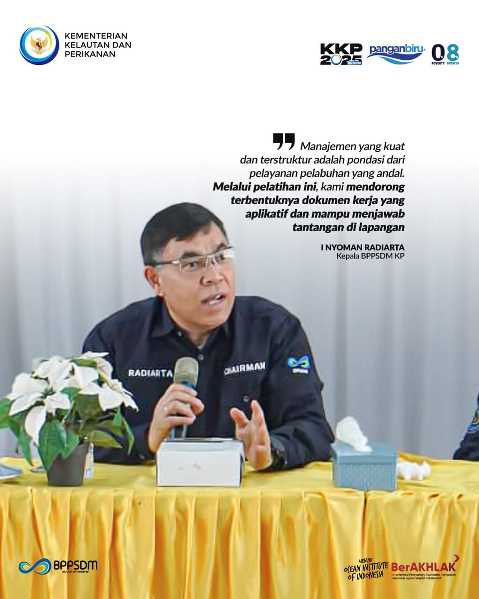 “Manajemen yang kuat dan terstruktur adalah pondasi dari pelayanan pelabuhan yang andal. Melalui pelatihan ini, kami mendorong terbentuknya dokumen kerja yang aplikatif dan mampu menjawab tantangan di lapangan,” tegas <a href="/in_radiarta/">INRadiarta</a> 

#EkonomiBiru #SDMUnggulIndonesiaEmas2025