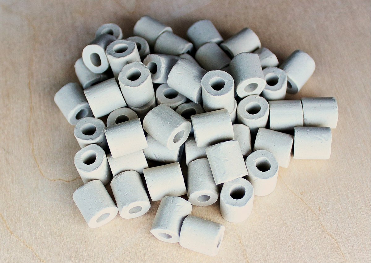 RealAquaticsLtd's tweet image. How does Ceramic Filter Media work?

Ceramic #FilterMedia are often used in #aquarium filters due to their effectiveness in maintaining water quality. 

Here&apos;s a breakdown of how they work in this context: 

realaquatics.co.uk/blogs/news/how…