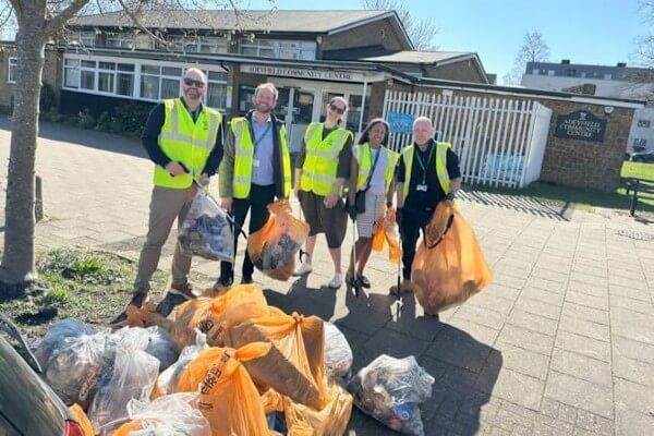 LivingMagazines's tweet image. More than 1,100 volunteers took part in the 2025 Great British Spring Clean, clearing more than 500 bags of litter throughout March and April, supported by Dacorum Borough Council &amp;gt; livingmags.info/volunteers-spr… #GreatBritishSpringClean #Dacorum #LitterPick @dacorumbc @KeepBritainTidy