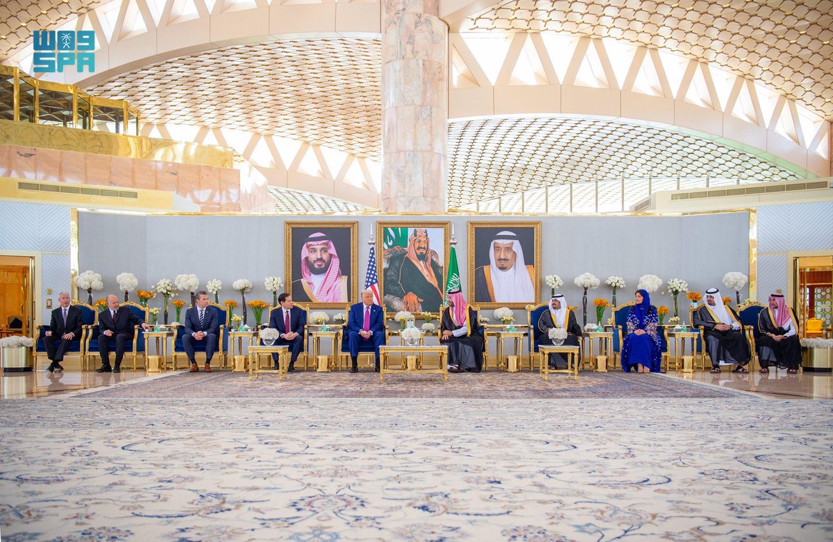 Welcome to the President of the United States of America

<a href="/realDonaldTrump/">Donald J. Trump</a>