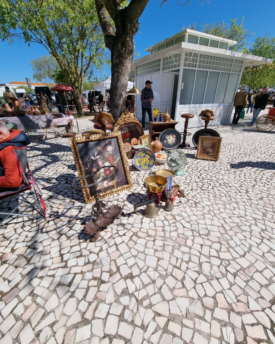 📸 Saturday antiques fair 
#antiques #antiquesfair
#estremoz #alentejo #portugal