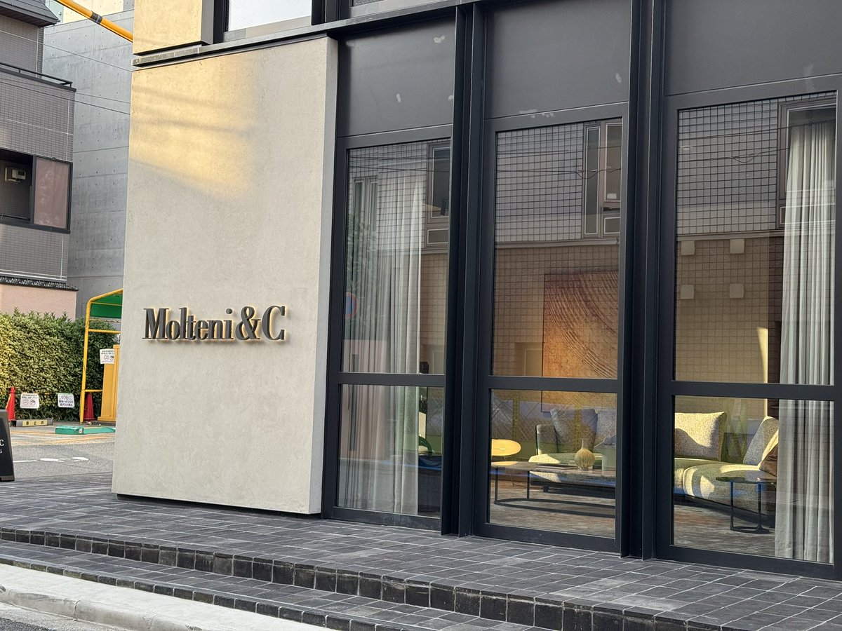 nobi's tweet image. #Molteni ここに移ったのかLIGHT BOX STUDIO近く