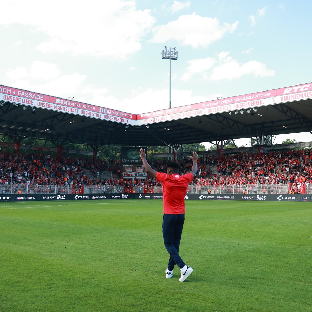 Sending our love, and very best wishes for a quick recovery to Taiwo Awoniyi <a href="/NFFC/">Nottingham Forest</a>  Eisern!