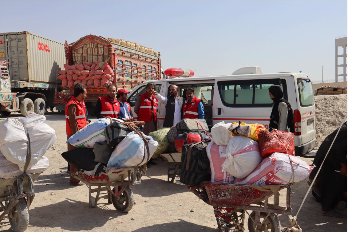 EU Humanitarian Aid | Asia-Pacific 🇪🇺 (@echo_asia) on Twitter photo 🚨 The EU is doubling its support for <a href="/ifrc/">IFRC</a>’s emergency response in Afghanistan from €250,000 to €500,000.
Shelter, healthcare, food & clean water are urgent needs as tens of thousands who have to leave Pakistan face poverty and uncertainty upon their arrival in Afghanistan. 🚨 The EU is doubling its support for <a href="/ifrc/">IFRC</a>’s emergency response in Afghanistan from €250,000 to €500,000.
Shelter, healthcare, food & clean water are urgent needs as tens of thousands who have to leave Pakistan face poverty and uncertainty upon their arrival in Afghanistan.