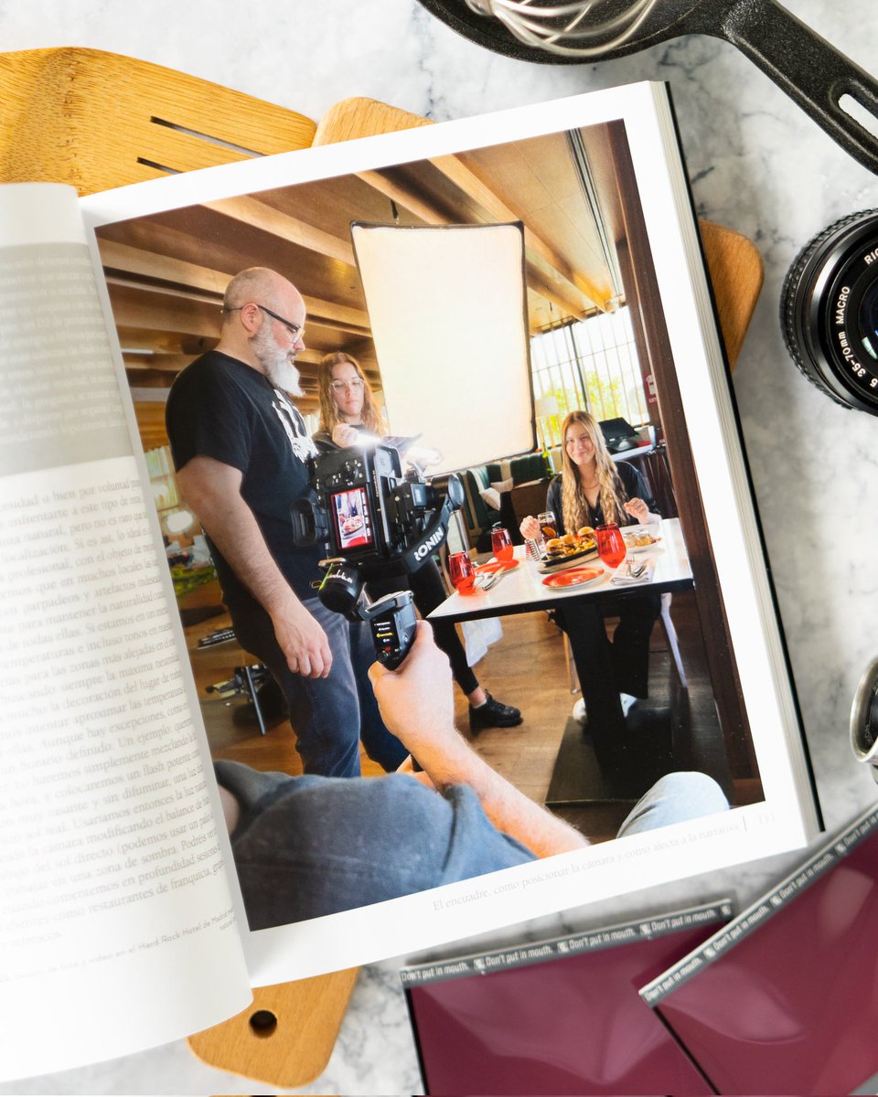 🍽📸  'Fotografía #gastronómica creativa. Del Foodie a la estrella Michelin' es más que una guía: es una invitación a romper moldes, a mirar más allá y construir una mirada única en un mundo saturado de imágenes de #comida.

👉 bit.ly/3VTEpNq

De <a href="/PabloGilFoto/">Pablo Gil</a>