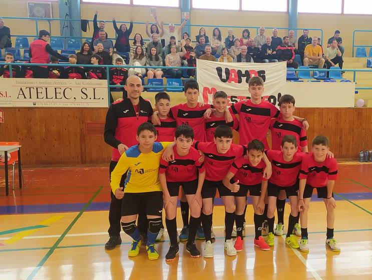 ⚽️⚽️ Los infantiles del FS Maestrazgo disputan el Campeonato Autonómico de Aragón de Fútbol Sala

📍 El equipo estuvo arropado por todas las familias que se desplazaron hasta Andorra para apoyar a los jóvenes deportistas 

🔎 Más información:
facebook.com/ComarcaMaestra…