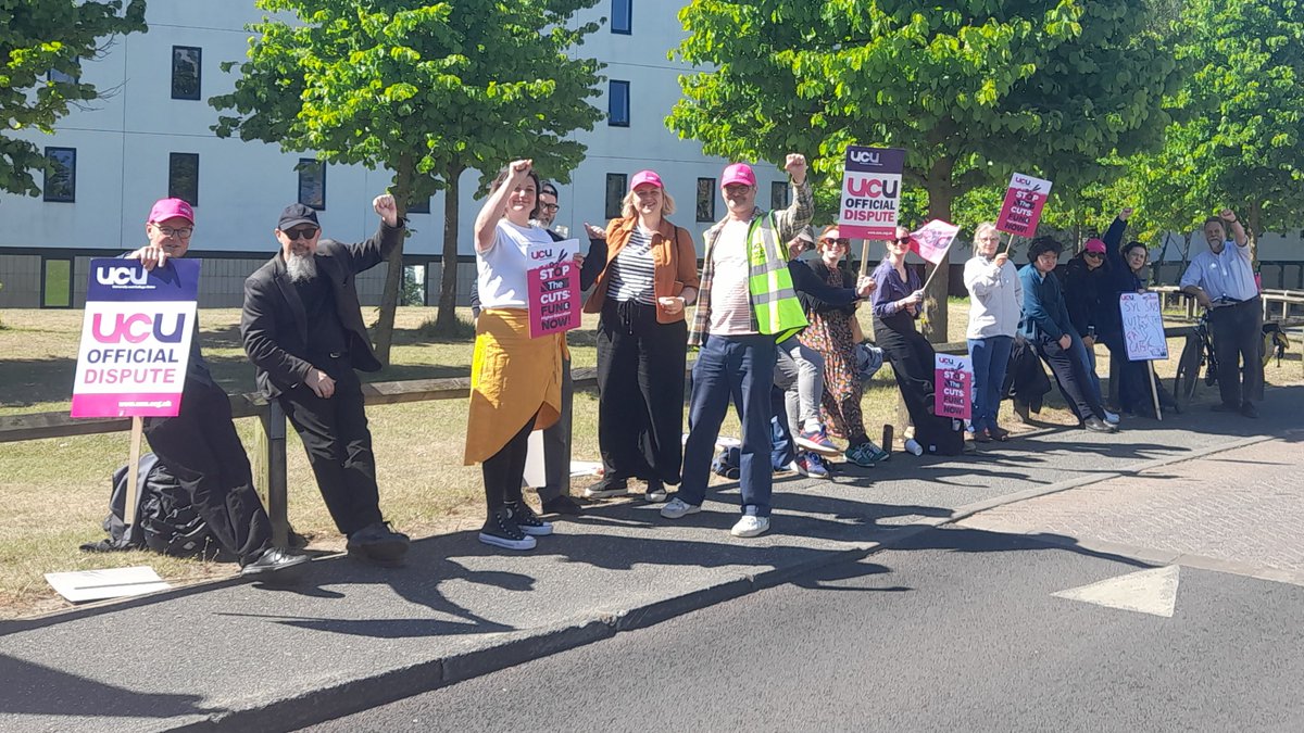 🚩We're back on the picket line this morning. 
🚩We'll also be out this Weds, Thurs, and Fri.
🚩Join us at our Gazebo HQ opposite the main UEA bus stop from 8am. #SaveUEA