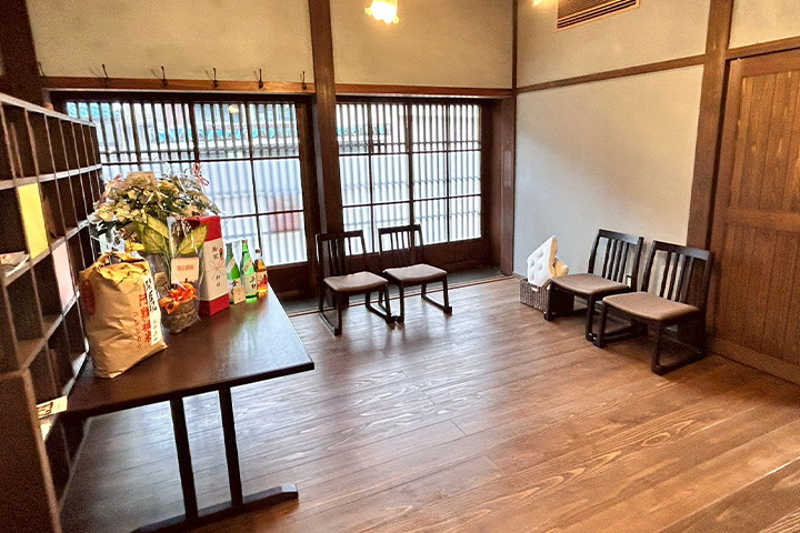 fukublo's tweet photo. ＼本日OPEN！／
南越前町の古民家を利用したお店🐟
今庄地酒もあるでのー🍶
https://t.co/gpK0PZuARI
今庄食事処うお座
📍福井県南条郡南越前町今庄67-17
⏰11:30～14:00
📞090-6330-8683
定休日月曜日
※6月からは月曜・火曜が定休日

#うお座 #今庄 #福井 #福井ランチ #フクブロ https://t.co/9Ud4dp1kBx